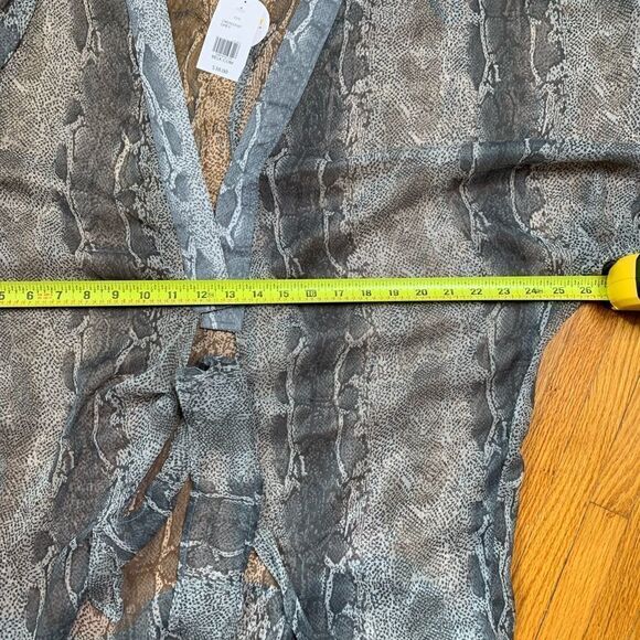 Snakeskin sheer cover / overblouse / tunic grey and white size 0/S NWT - Picture 4 of 7
